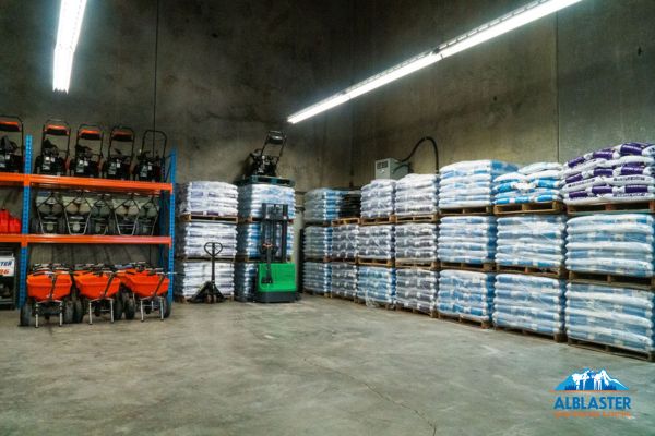 Alblaster snow trucks